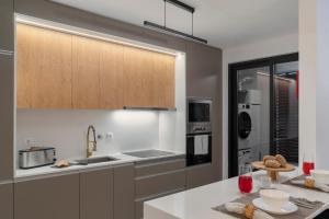 Uptown II by An Island Apart