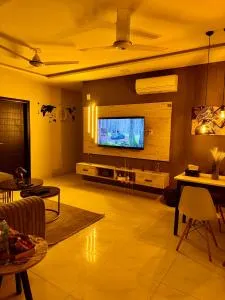 Three Bed Luxury Apartment POOL GYM CINEMA - Kānjra