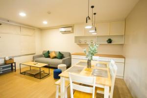 Casa - Coastal Getaway Two-Bedroom Vacation Home with free parking in Amalfi by City de Mare