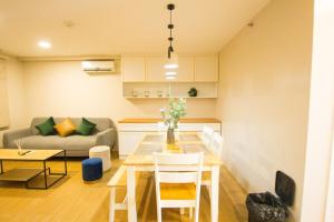 Casa - Coastal Getaway Two-Bedroom Vacation Home with free parking in Amalfi by City de Mare