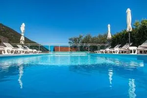 4 Bedroom Apartment With Pool at Pelješac - Oskorušno