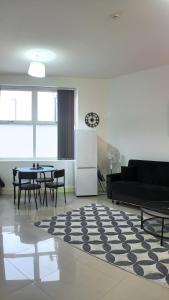 Spacious 2 Bed Apart with Patio in Camden WR201