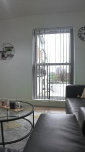 Duplex 3 Bed Apt with patio in Camden WR202