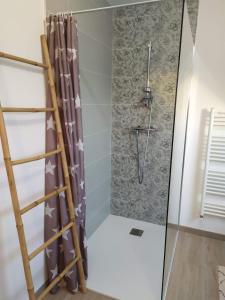 B&B / Chambres d'hotes 10 min du Circuit 24h du MANS - Grandes chambres tres confortables dans maison recente et jardin ! : photos des chambres