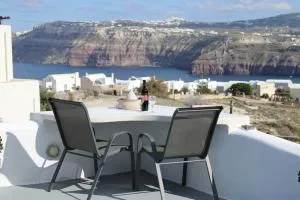 Villa Solasta #2 with jacuzzi in Santorini - Vlychada Beach