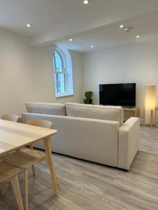 Prime Location Kensington Apartments