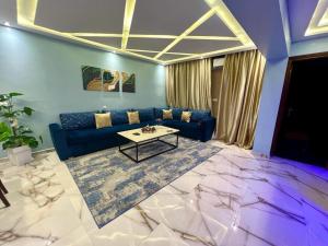 113 Deluxe flat in corniche malabata with balcony