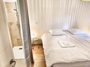Villas Au sommer des Ocres et des Bois - Maison T3 & Parking : photos des chambres