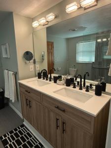 Pool home on the Bay, large private yard near AMI