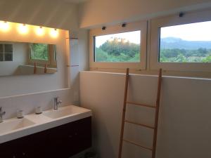 Maisons de vacances Maison de famille avec piscine, nord Uzes : photos des chambres