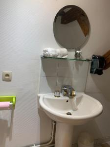 Appartements Gite Chez Josephine - La chambre du Clocher : photos des chambres