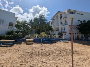 SoJos Sandy Toes Santuary