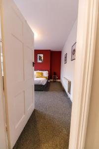 2 Bedroom Home-Free Parking-Perfect for Contractors