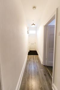 2 Bedroom Home-Free Parking-Perfect for Contractors