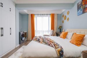 Sumptuous Nivla yaya center,gym,pool and king bed