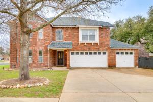 6 Mi to Lake Travis Spacious Cedar Park Home!