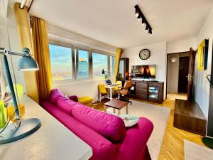 Super Apartment YELLOW 2x Metro fast Wifi 1 Gbs Netflix Panorama Miasta