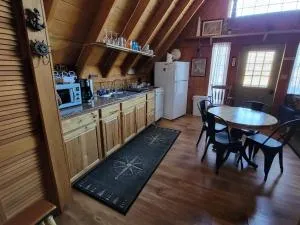 Summersville Lake Retreat & Lighthouse - Bison