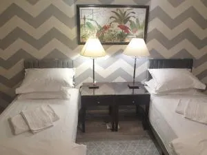 Spacious, Stylish Two-Bedroom Maisonette, Modern Amenities, Elegant Interiors - Bierton