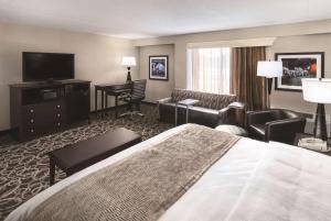 King Room - Non-Smoking room in Best Western Ramkota Hotel Aberdeen