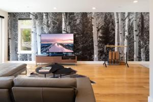 Your Downtown Urban Sanctuary - Walk to EVERYTHING