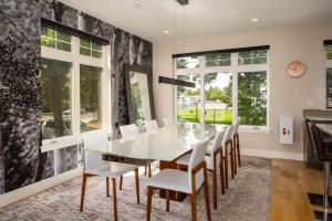 Your Downtown Urban Sanctuary - Walk to EVERYTHING