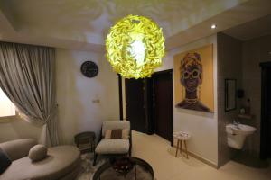 شقة بغرفتين نوم بحي الياسمين