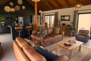 Cozy House with Sea and Mountain Views