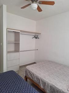 Departamento En Acapulco Diamante con Alberca, Camastros y Hermosos Jardines