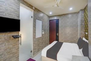 Collection O Model Town Metro View