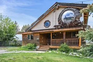 Iconic Bug Eye House by StayIn - Panorama