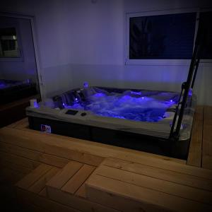 Villas Maison privative avec piscine interieure, spa, sauna, cinema et billard : photos des chambres