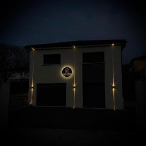Villas Maison privative avec piscine interieure, spa, sauna, cinema et billard : photos des chambres