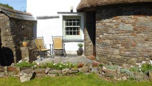 East Titchberry Cottage - Thatched cottage charm in rural North Devon