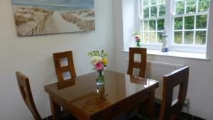 East Titchberry Cottage - Thatched cottage charm in rural North Devon