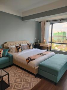 Plushy Nivla haven with pool,gym and mini mart yaya