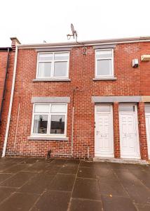 3 Bedroom Home Free Parking & WiFi Contractors Welcome!