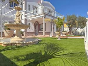 Villa Esmeralda junto al mar