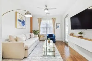 Big and Spacious 1B with Pool Near Toyota HQ The Star Legacy West - Camey