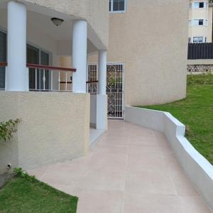 Gorgeous 1 Bedroom Apartment in the Kingston Hills