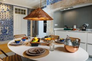 Pool & Garden Apt In the Heart of Lisbon