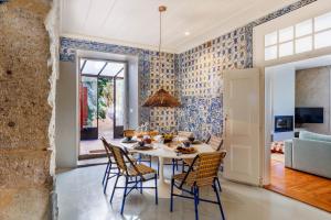 Pool & Garden Apt In the Heart of Lisbon
