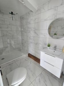 Appartements Exotic Spa Balcon Wifi Netlfix Parking : photos des chambres