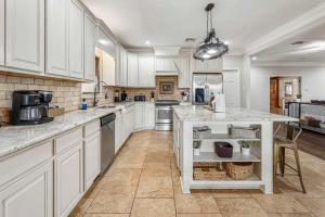 Modern Spacious 3 Bedroom Home