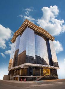 فندق وست لاند West Land Hotel