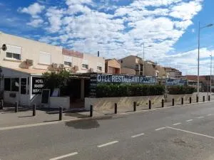 Hotel Restaurant Calypso - 萨林德吉罗