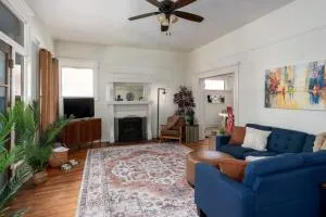 Historic Family 4BR home Firepit Grill & Downtown Access - Brighton
