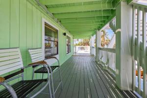 Oceanfront Inn Room #8 - Partial Ocean View - King Bed