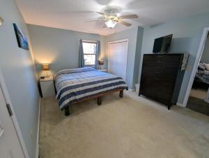 Lakefront sunsets-Large dock-Game room-Kyaks-SUP