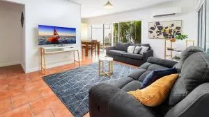 Coconut Palms Apartment with 2 Bedrooms - 赫维湾